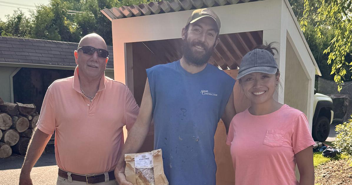 Cumberland business replaces resident's stolen bake stand