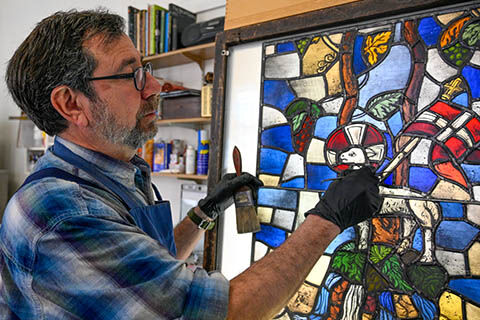 A Stained-Glass Artist Enjoys a Renaissance - The New York Times