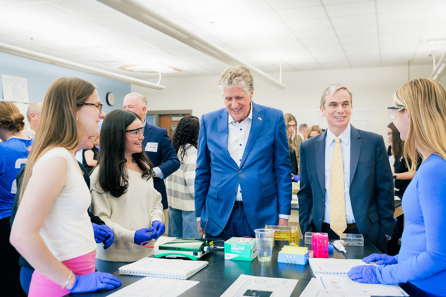 Cumberland High students use biotech equipment at local Amgen lab ...