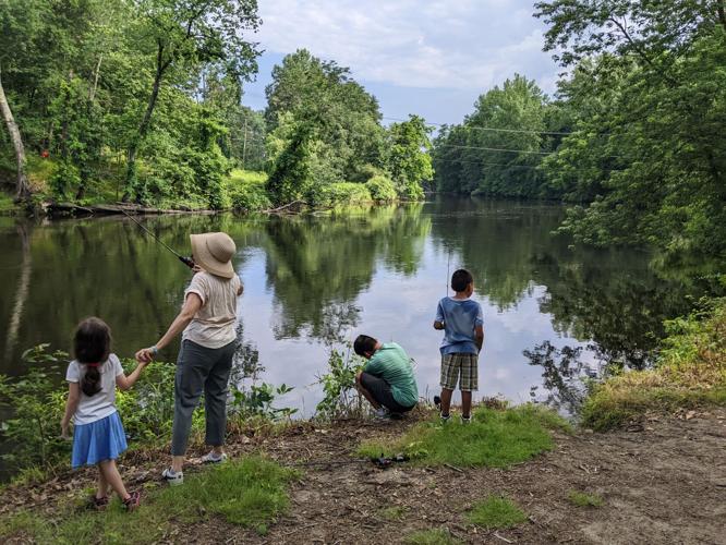 Rojas partners with Friends of Blackstone, NPS for youth fishing lessons, News