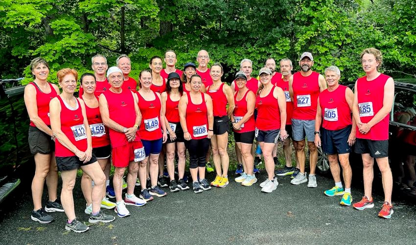 Cumberland's Drezek defends Arnold Mills Road Race title in course