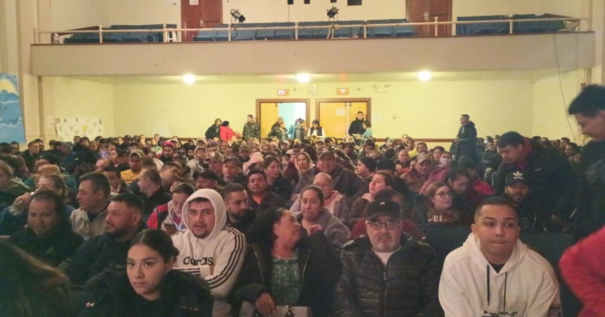 Drivers license forum draws huge crowd to Central Falls High | News Drivers license forum draws huge crowd to Central Falls High | News