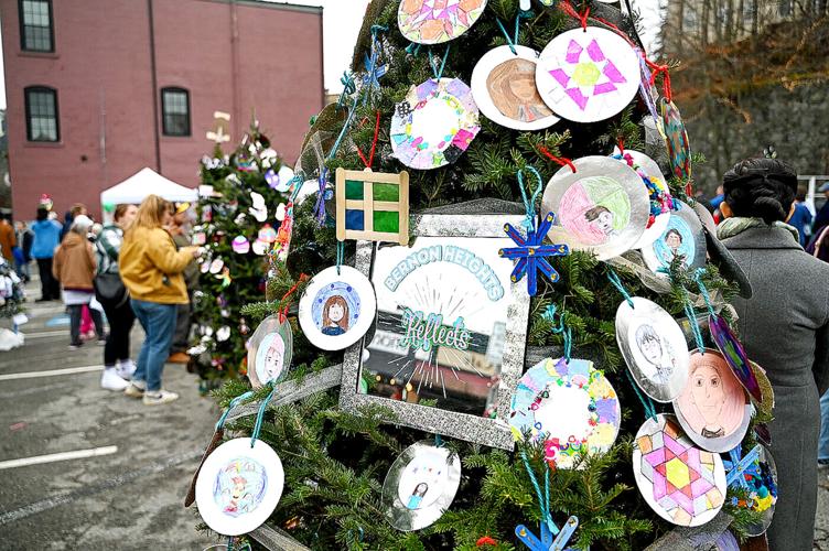Main Street Holiday Stroll in Woonsocket