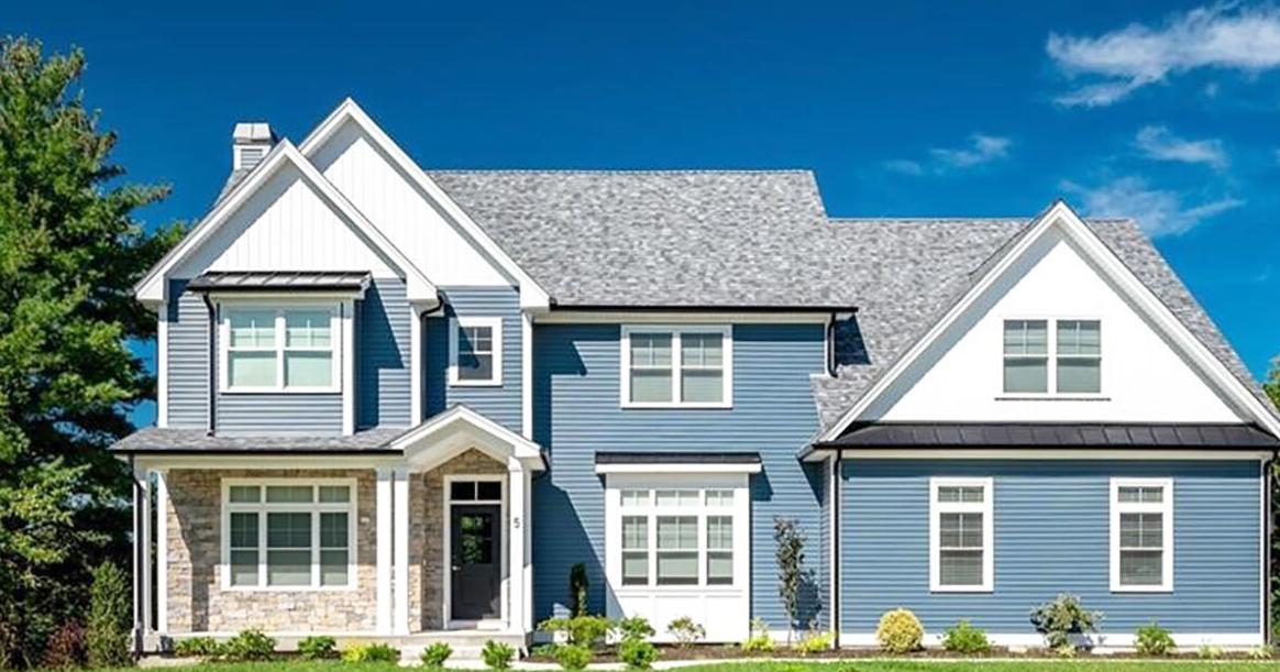 Cul-de-sac luxury home in the heart of Smithfield