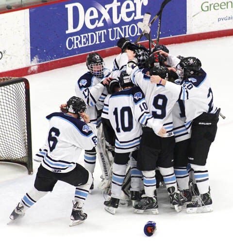 BACK-2-BACK!! MASSACHUSETTS REPEATS AS HOCKEY EAST CHAMPIONS - University  of Massachusetts Athletics