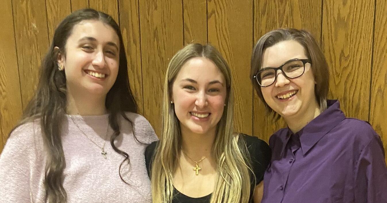 Tainor tops Smithfield High School Oratorical - Vimarsana News