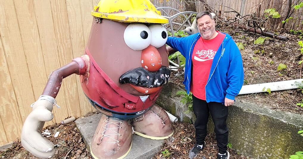 Spud of Steel' Potato Head shows up at local convenience store, News
