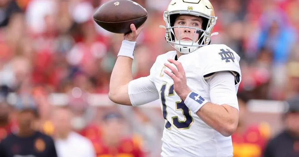 Irish survive, Buckeyes rumble into CFP championship clash