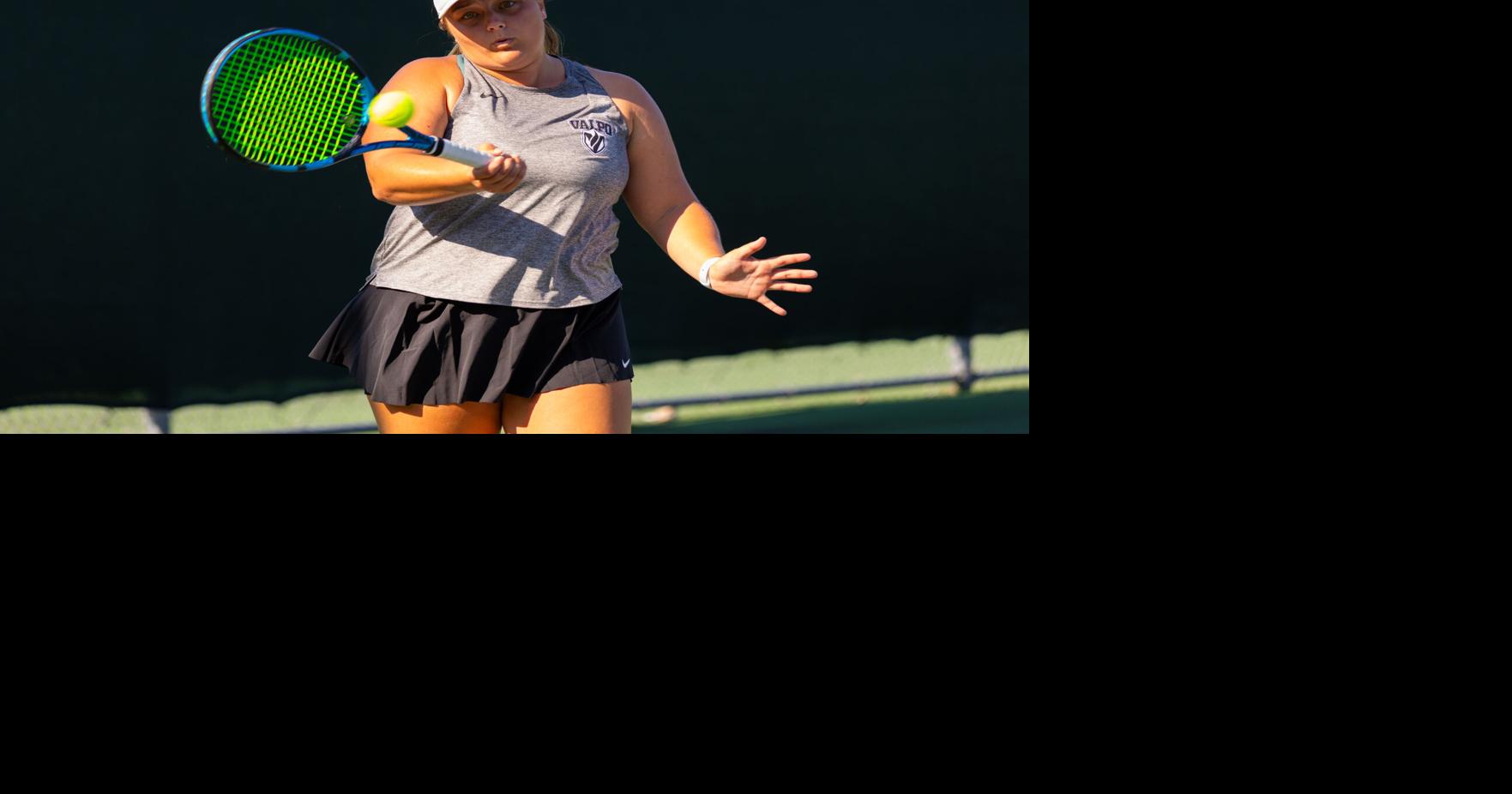 Glass remains half full for Valpo tennis after struggles at MVC