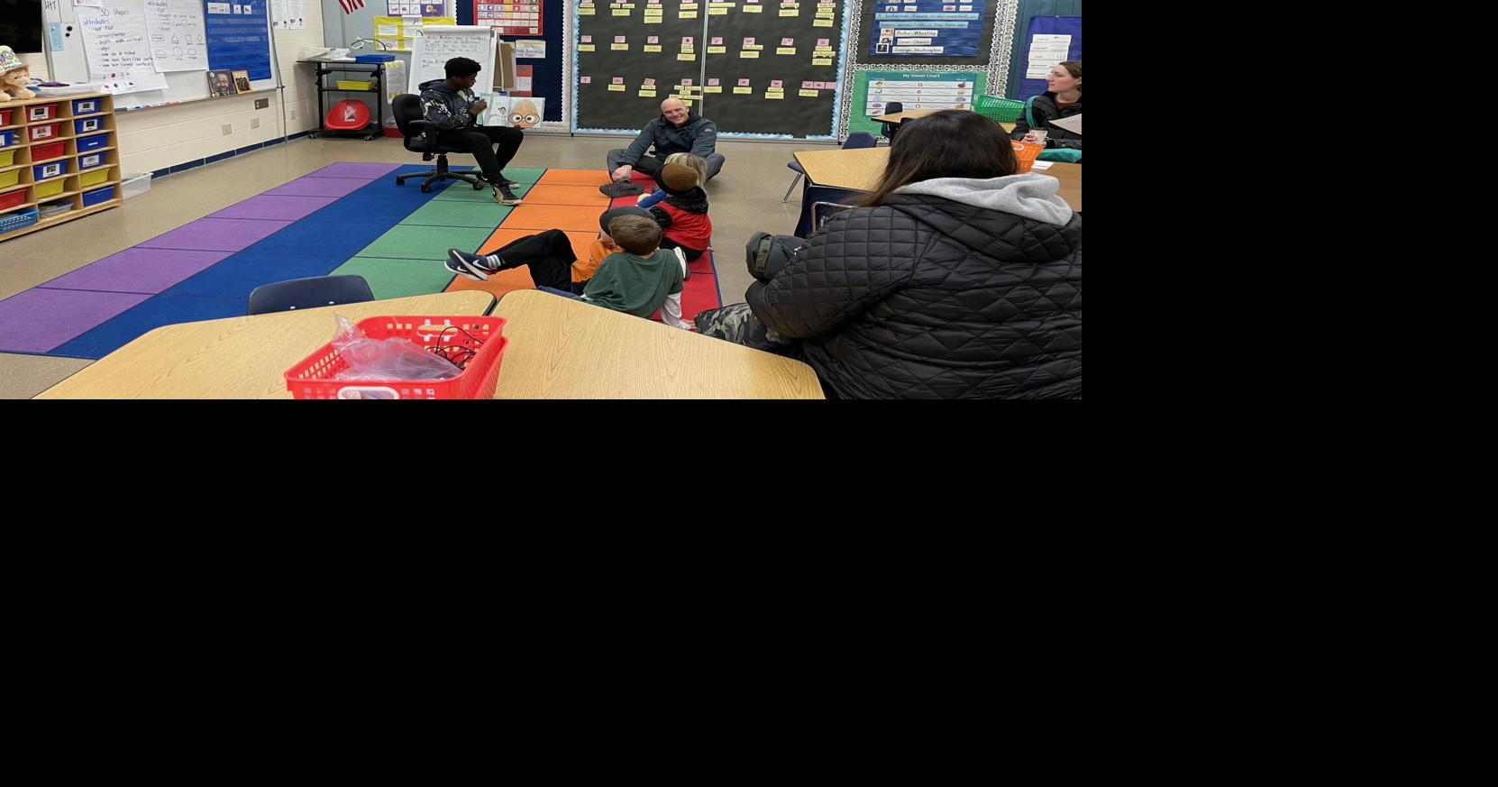 Sugar Creek Elementary holds “Love to Read” Night News