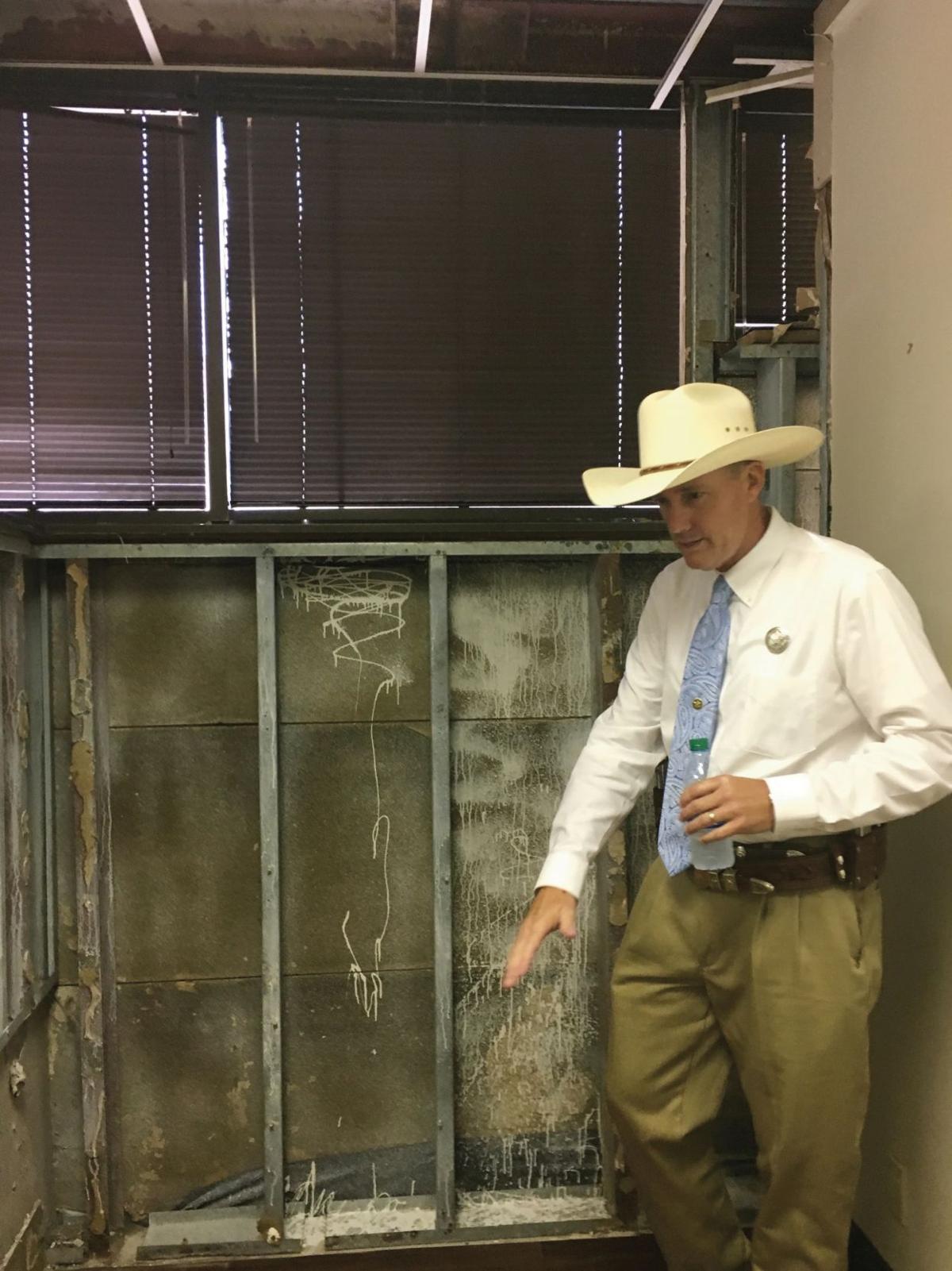 Sheriffs faced difficult choice with jail evacuations Hurricane