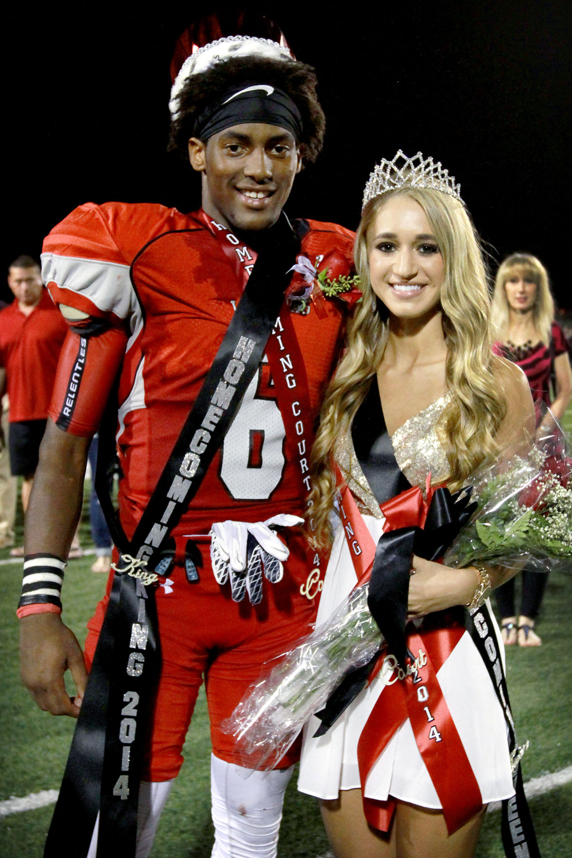 Victoria West High School presents Homecoming crowns | Local News