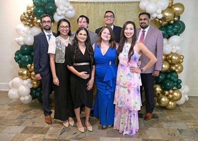 DeTar grads