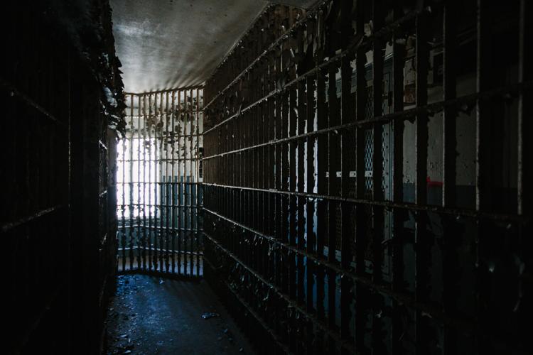 Commissioners set on demolishing old jail, others want it preserved