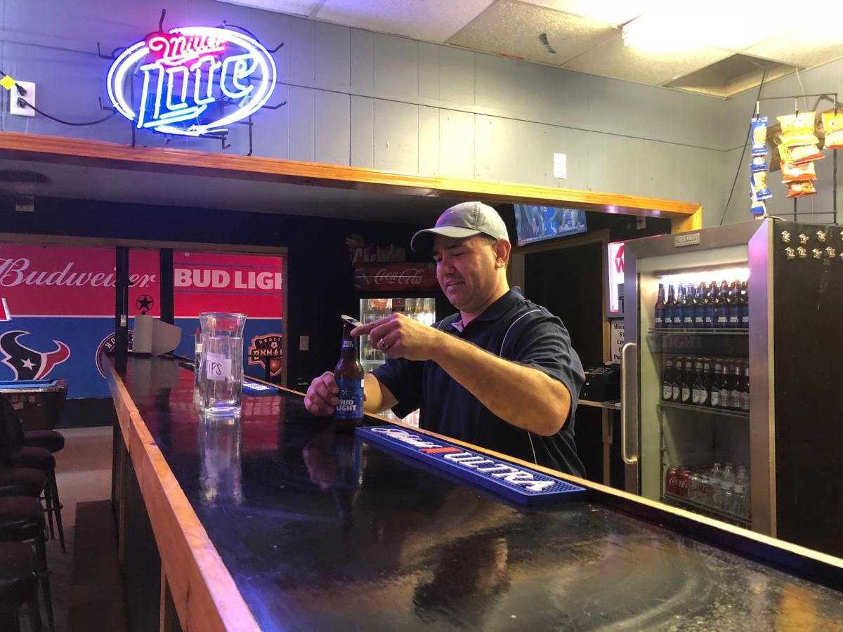 Sports Bar Opens In South Victoria News Victoriaadvocate Com