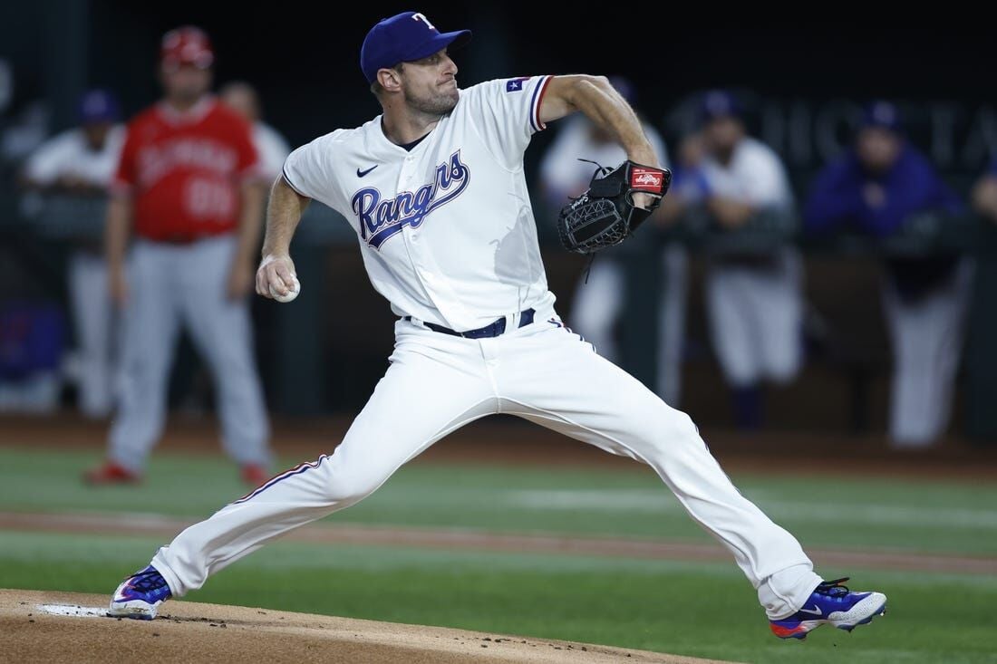 Angels roll to 5-0 victory over Rangers