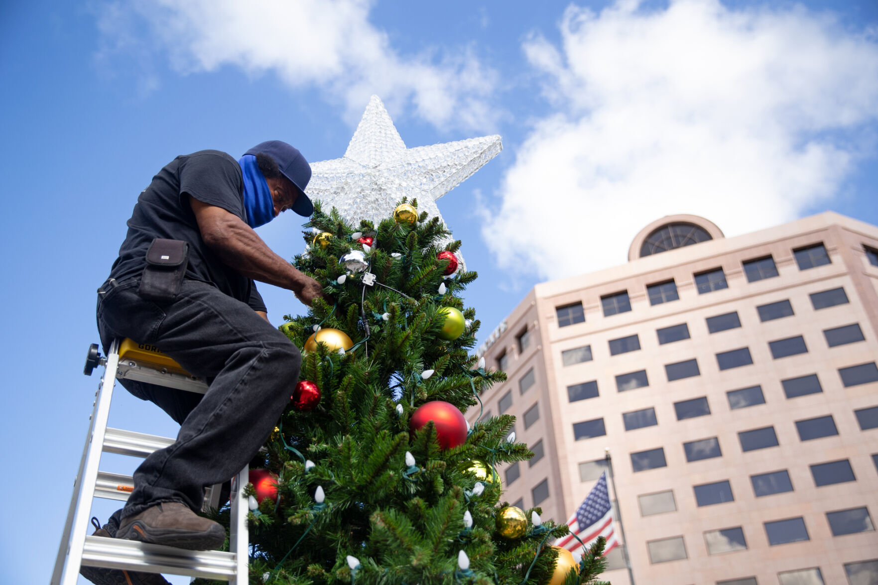 30-foot Christmas Tree To Light Up Downtown Victoria | Covid-19 ...