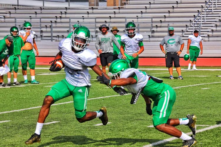 Cuero gets early look in intrasquad scrimmage Advosports