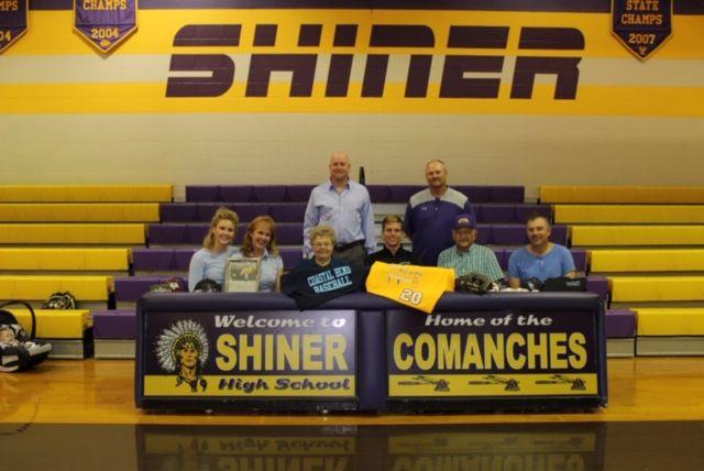 Shiner S Hunter Kloesel Commits To Coastal Bend College