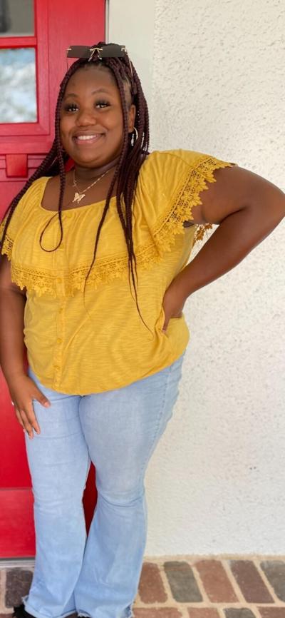 Kianna Stevens receives scholarship