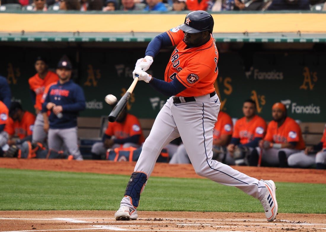 Astros smack season-high 7 homers in 10-1 rout over A's