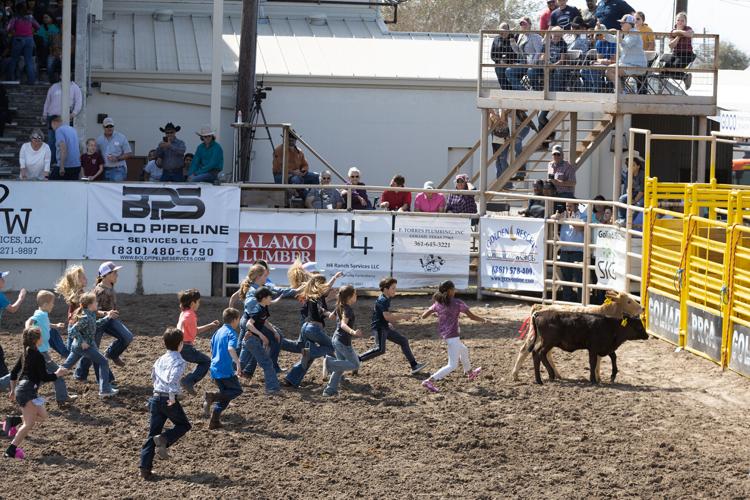 Gallery Scenes from the 2022 Goliad Rodeo Multimedia