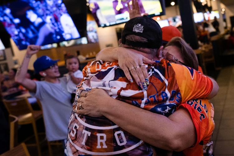 Astros fans line up at Academy to buy World Series gear
