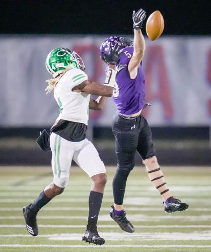 Navarro Panthers and Cuero Gobblers meet in rivalry game on KWED