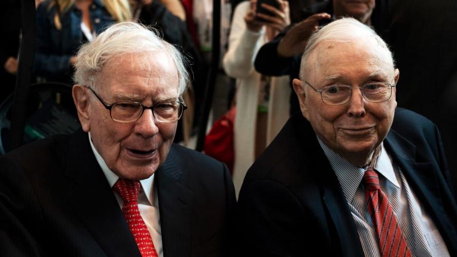 Warren Buffett and Charlie Munger Both Use One Golden Business Tactic