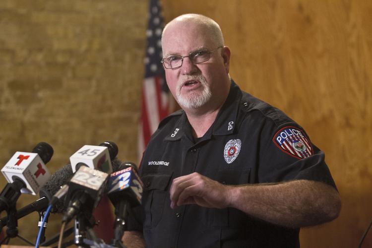 8 dead in crash after police chased a suspected human smuggler, Texas officials say