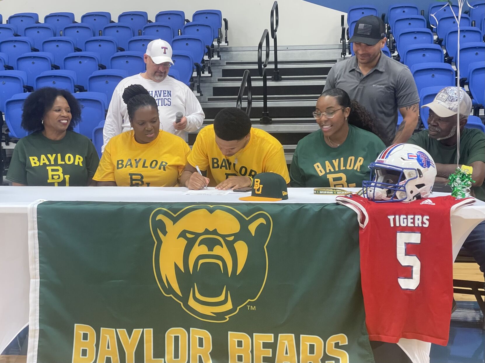 Joseph Dodds Signs To Play Football At Baylor | Advosports ...