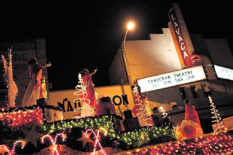 Port Lavaca celebrates holiday on ice (w/video) Calhoun