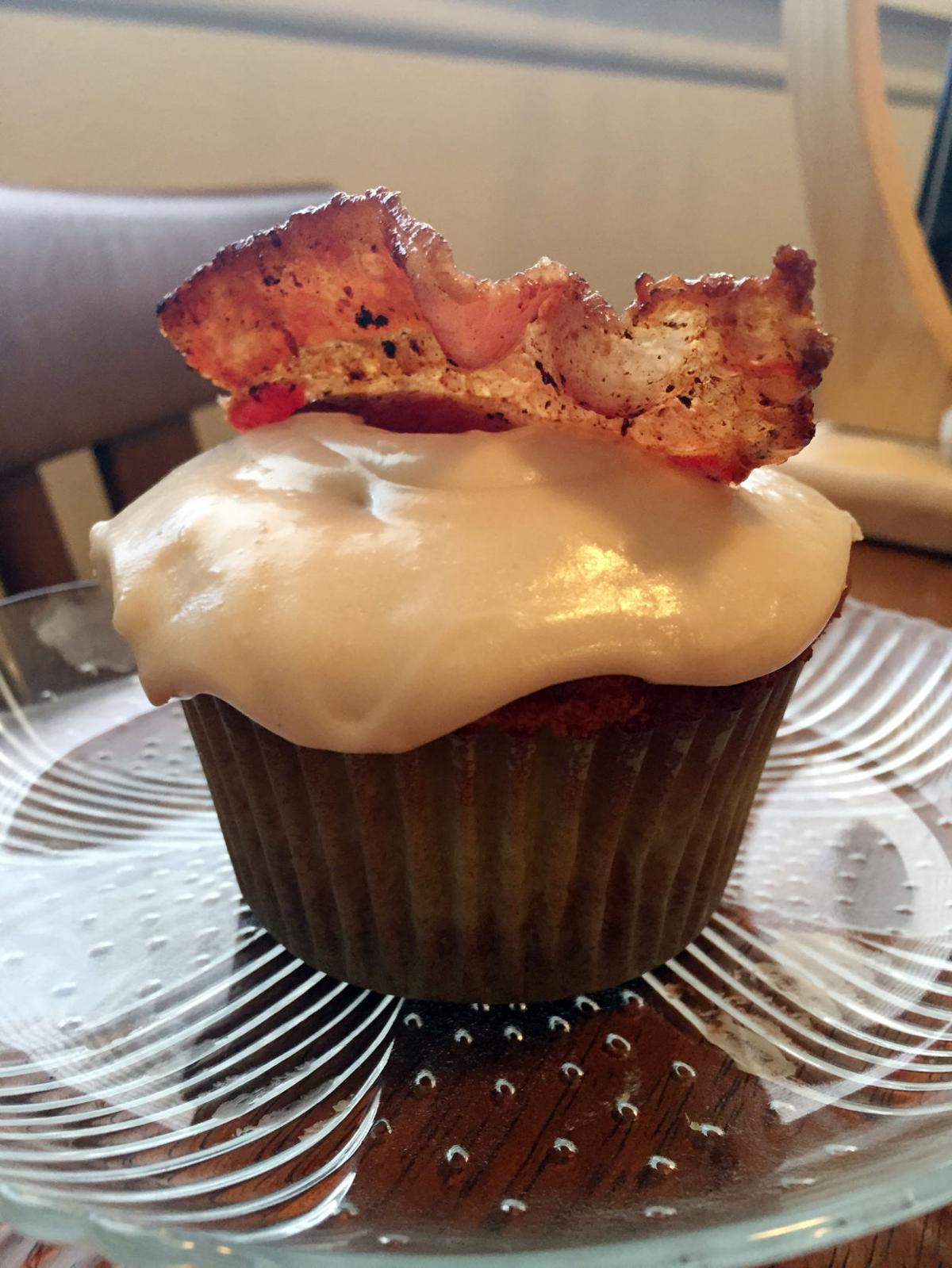 Friends Bacon Cupcakes With Maple Frosting Are Heaven Friends Bacon Cupcakes With Maple Frosting Are Heaven