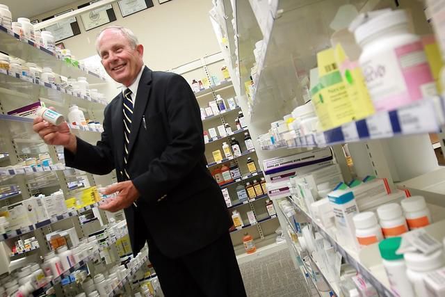 Walgreens Manager Retires After 38 Years Local News Victoriaadvocate Com