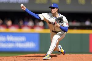 Mariners ask Bryan Woo to tame hot Giants