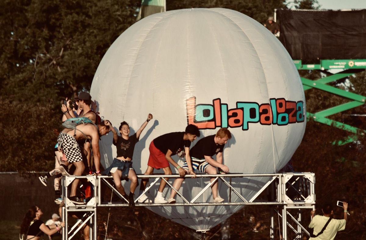 Lollapalooza tower climbers