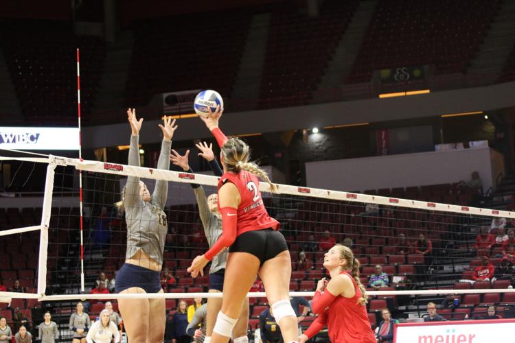 Gallery: ISU volleyball sweeps Murray State for sixth straight win ...