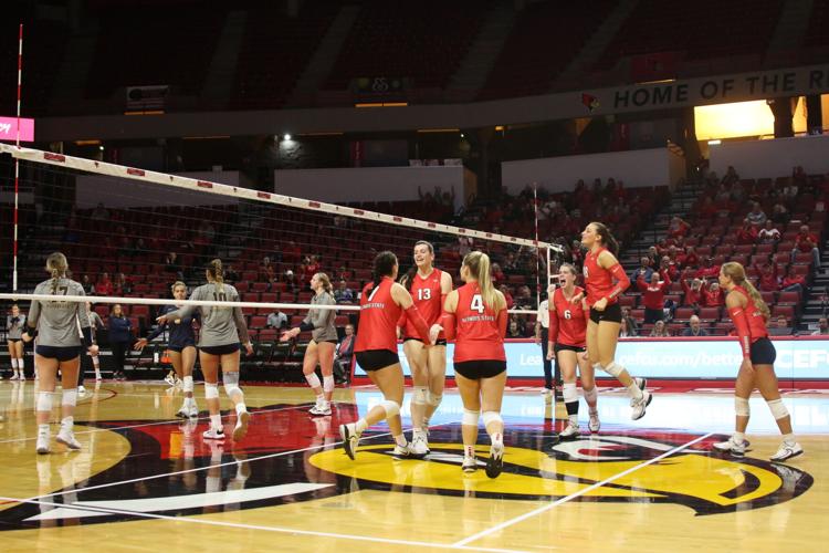 Gallery: ISU volleyball sweeps Murray State for sixth straight win ...