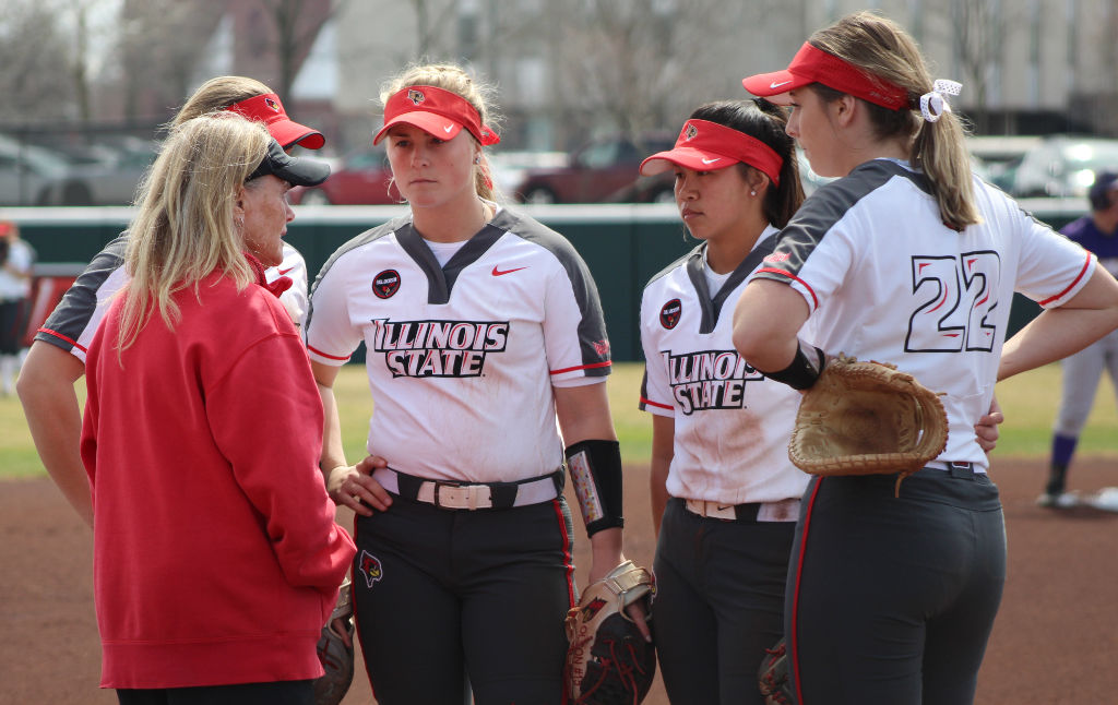 Softball_huddle