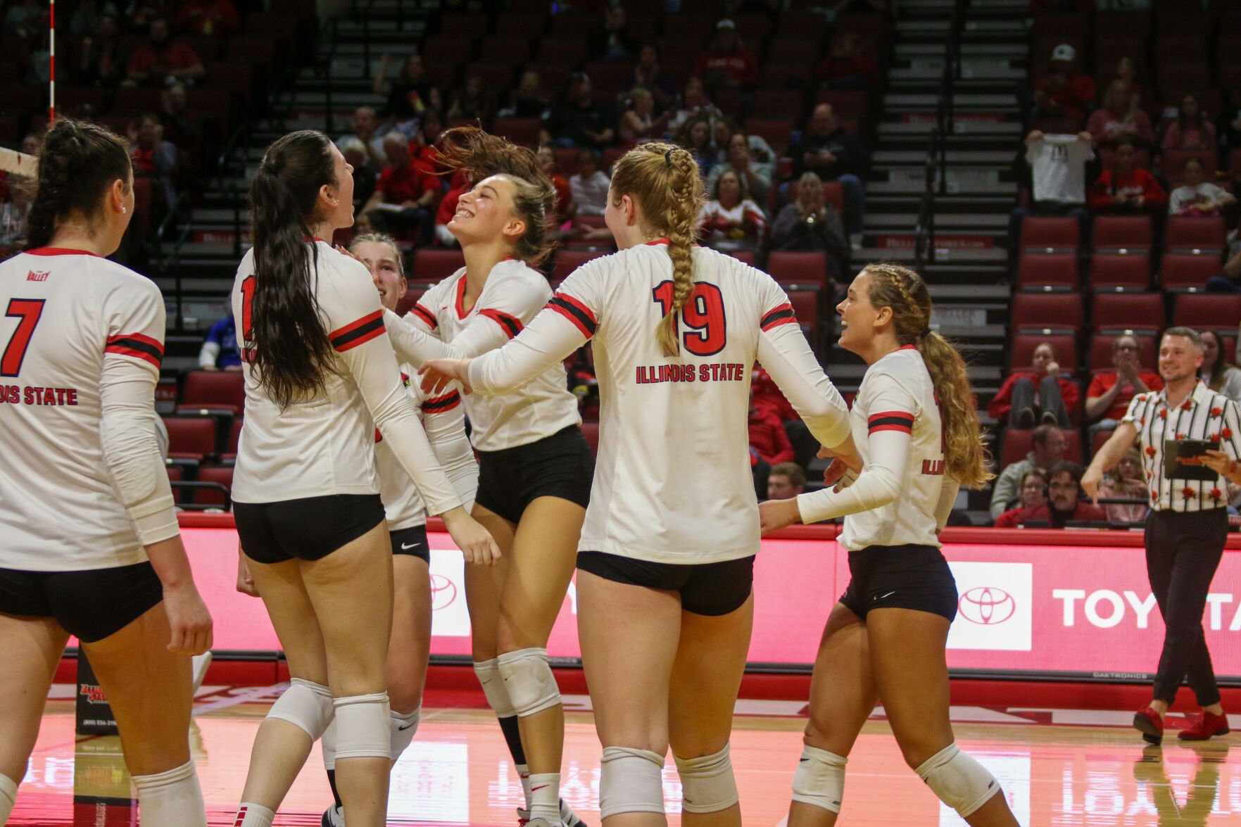 Gallery: ISU Volleyball Gets Eighth Straight Win In Sweep Of Evansville ...