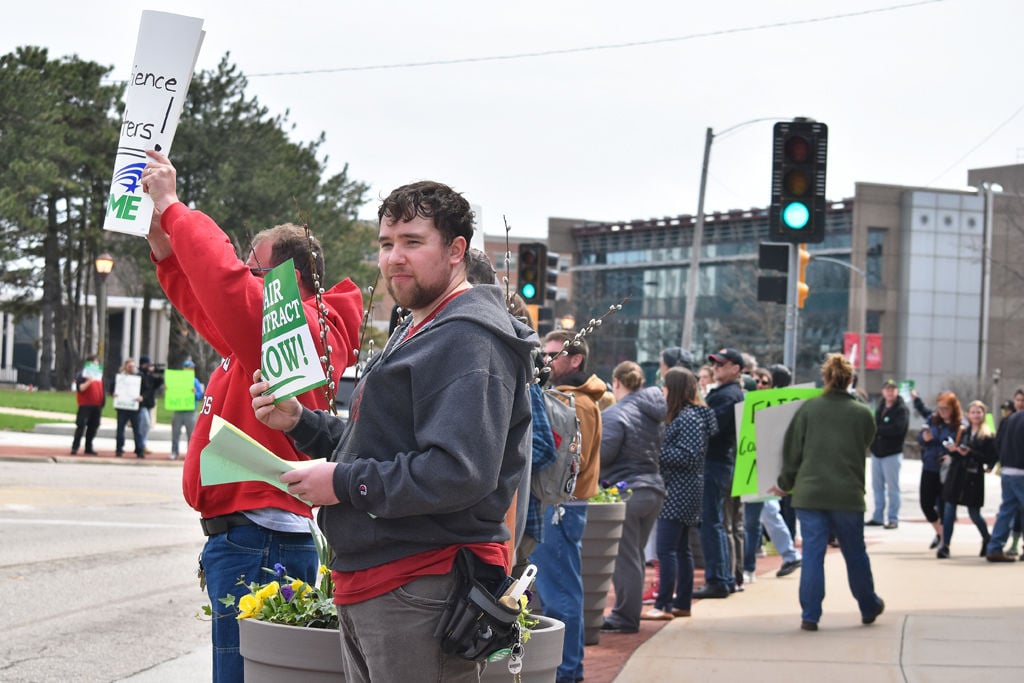 Gallery: Union Workers Protest For Fair Contract | Multimedia ...