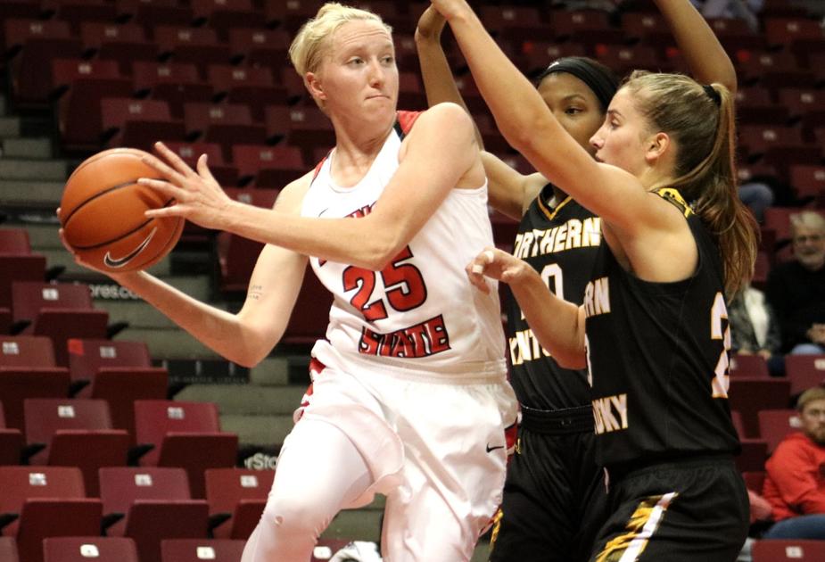 Redbird Women Fight Back Late To Down Long Beach State Sports