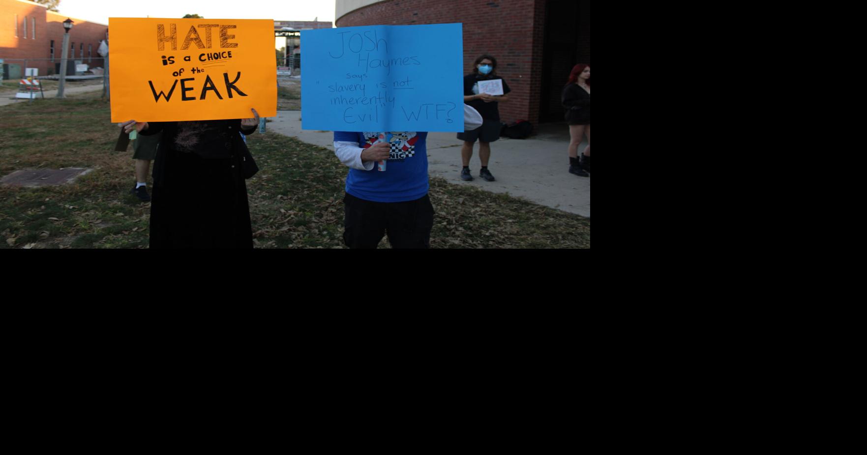 Students protest Haymes lecture | News | videtteonline.com