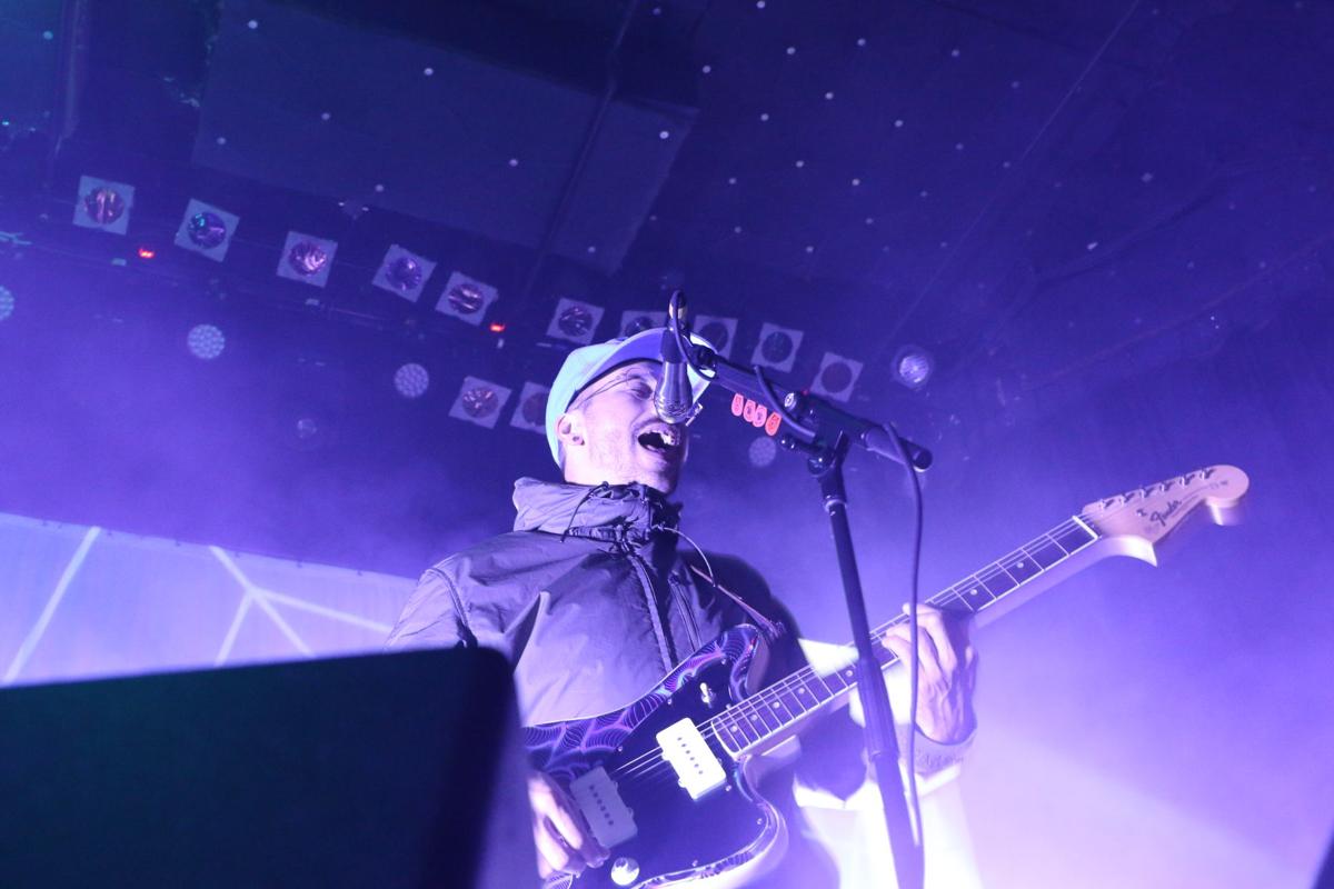 Review Portugal The Man Breaks Through Its Chains At Castle Theater Features Videtteonline Com