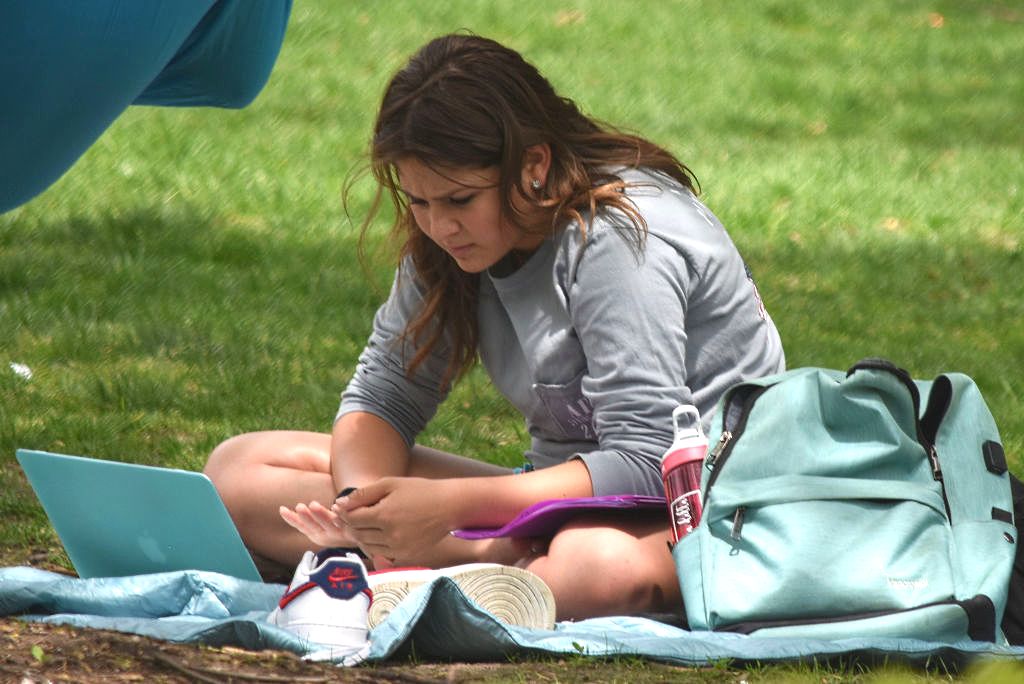 Finals week studying in the grass_05062019