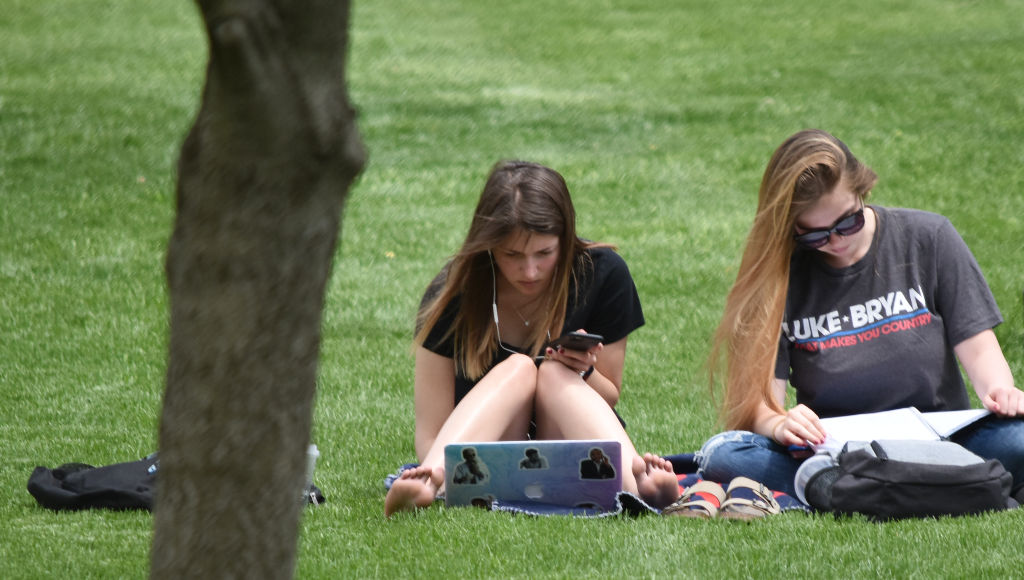 Studying on the quad_05062019