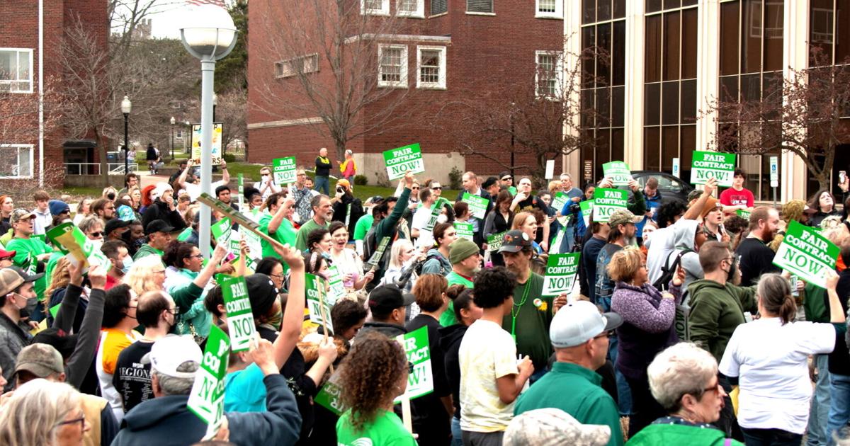 Gallery: AFSCME workers, supporters rally on ISU Quad | Photos ...
