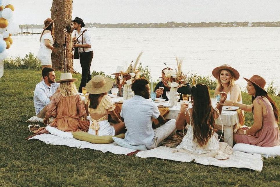 Marni - PLANNING A PICNIC AFFAIR IN THE MIDDLE OF THE SEA