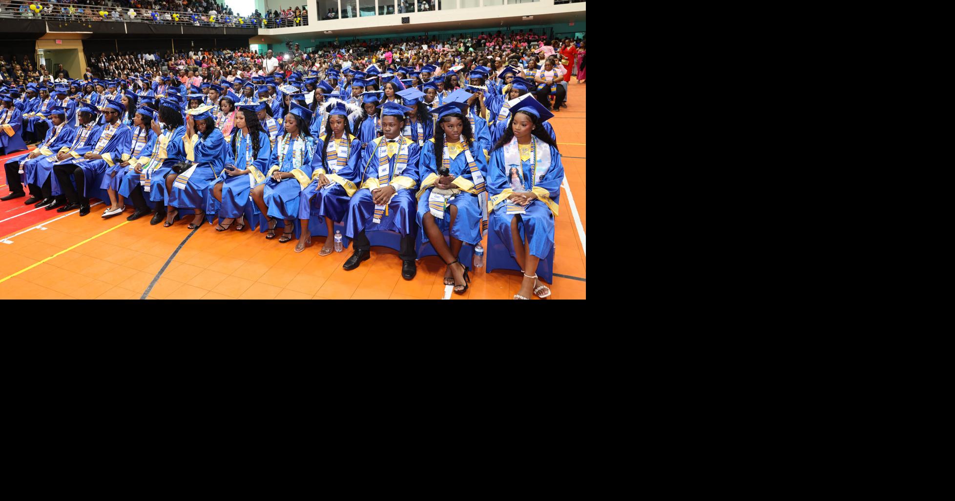 Elmore graduates told success comes from ‘putting in the work’ | News ...