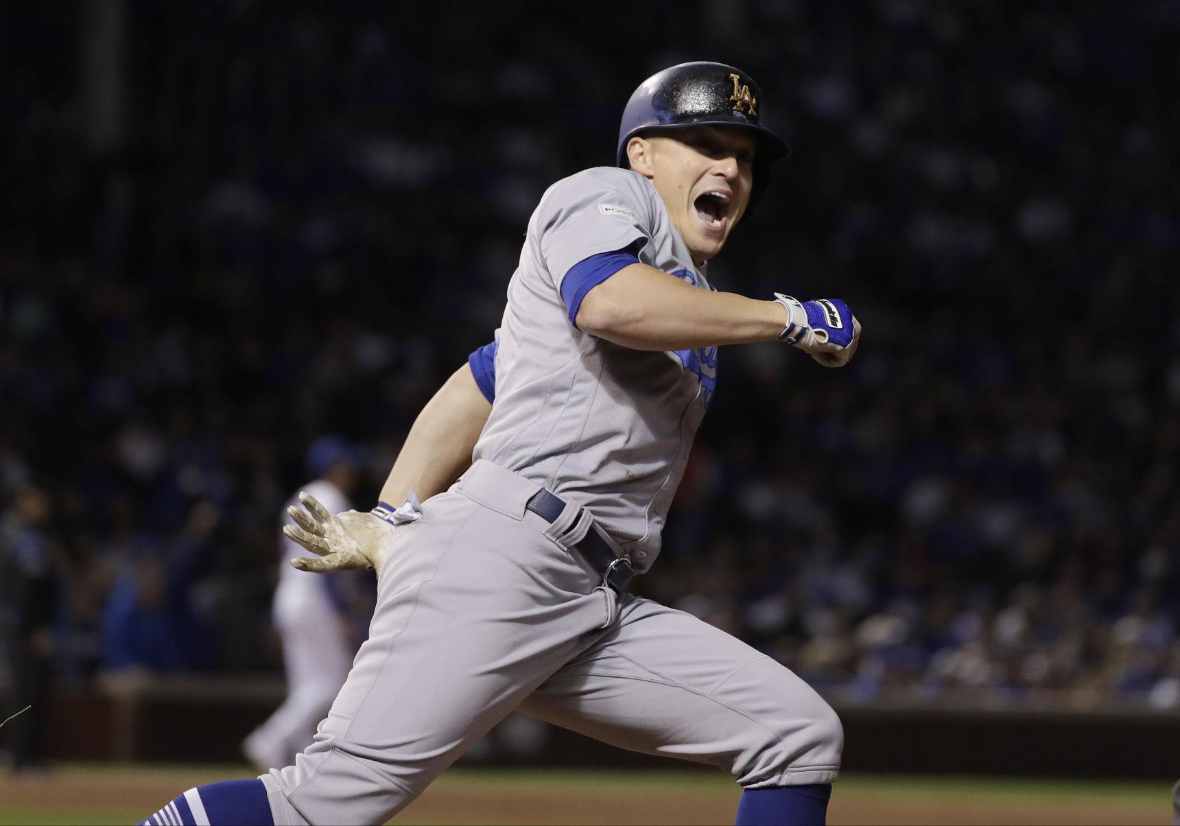 Kike Hernandez hits 3 HRs; Dodgers top Cubs to reach World Series